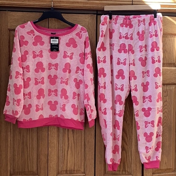 Disney Cozy Fleece Pajama Set Pink Minnie Mouse NWT❗️ - Picture 4 of 16